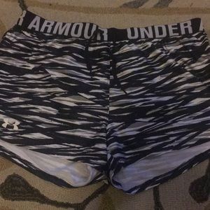 Under Armour short